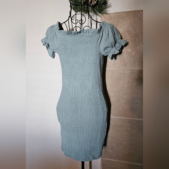 Love Tree On or Off The Shoulders Mini Dress - Picture 5 of 9